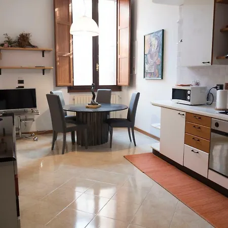 דירה Casa Bella Del Borgo בולוניה